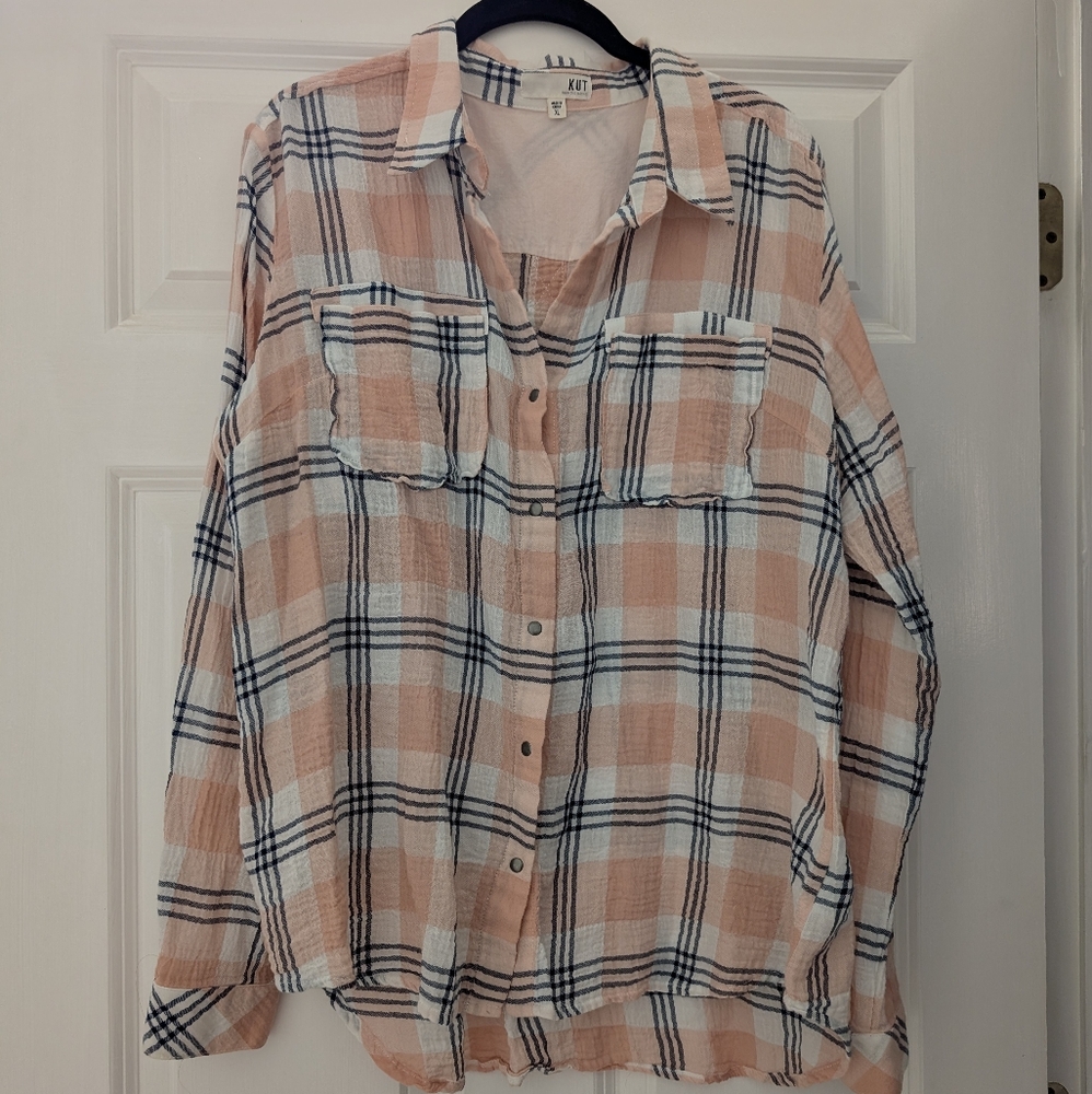 XL Kut from the Kloth light pink shirt GUC